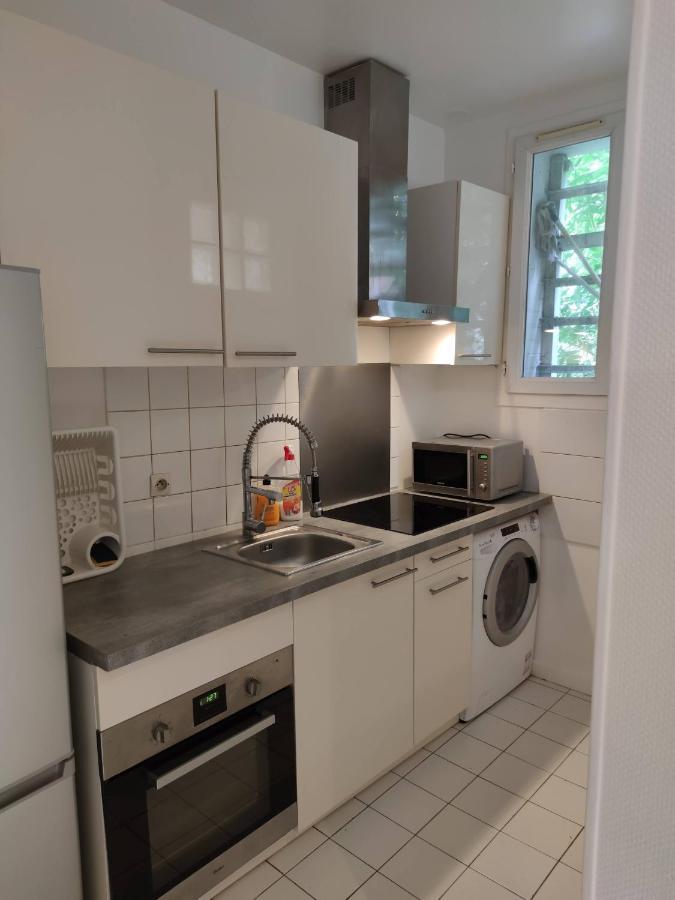 Modern 1 Bedroom Apartment Near The Metro. อีวรี-ซูร์-แซ็น ภายนอก รูปภาพ