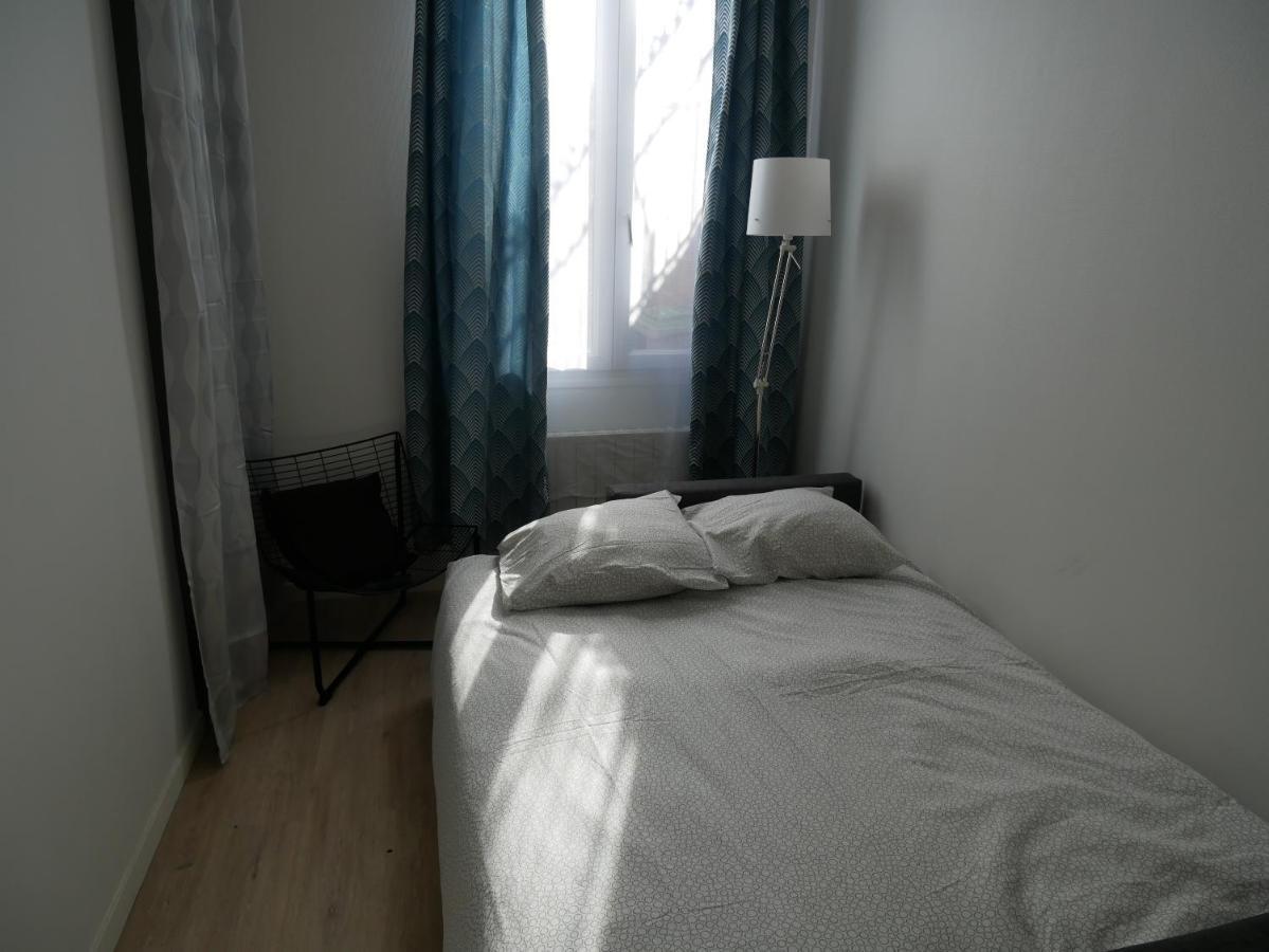 Modern 1 Bedroom Apartment Near The Metro. อีวรี-ซูร์-แซ็น ภายนอก รูปภาพ