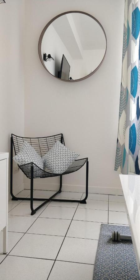 Modern 1 Bedroom Apartment Near The Metro. อีวรี-ซูร์-แซ็น ภายนอก รูปภาพ