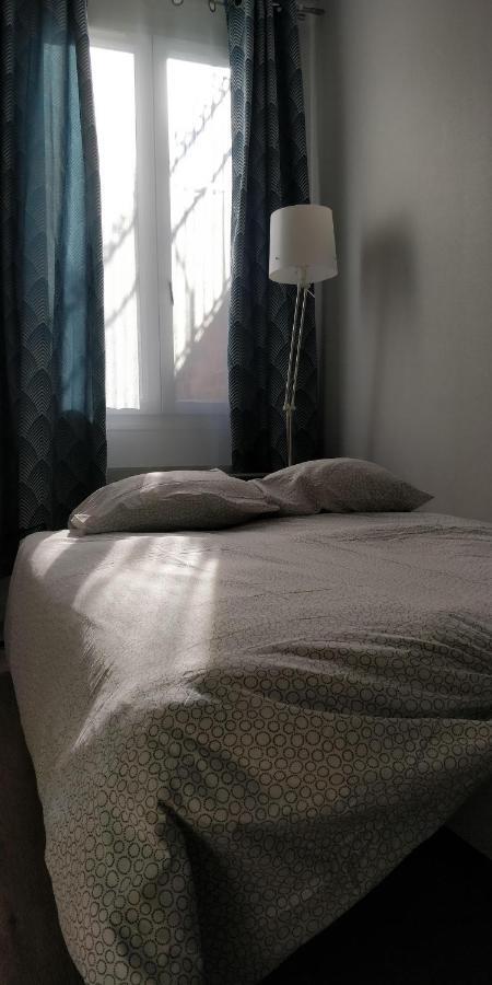 Modern 1 Bedroom Apartment Near The Metro. อีวรี-ซูร์-แซ็น ภายนอก รูปภาพ