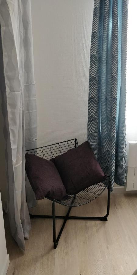 Modern 1 Bedroom Apartment Near The Metro. อีวรี-ซูร์-แซ็น ภายนอก รูปภาพ