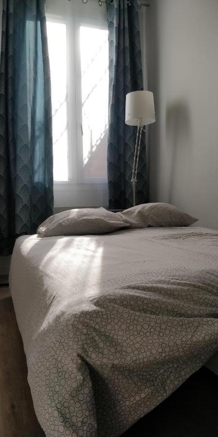 Modern 1 Bedroom Apartment Near The Metro. อีวรี-ซูร์-แซ็น ภายนอก รูปภาพ