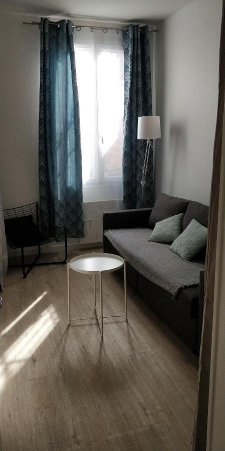Modern 1 Bedroom Apartment Near The Metro. อีวรี-ซูร์-แซ็น ภายนอก รูปภาพ