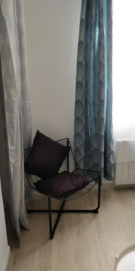 Modern 1 Bedroom Apartment Near The Metro. อีวรี-ซูร์-แซ็น ภายนอก รูปภาพ