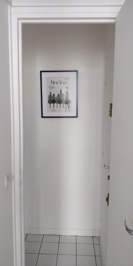 Modern 1 Bedroom Apartment Near The Metro. อีวรี-ซูร์-แซ็น ภายนอก รูปภาพ