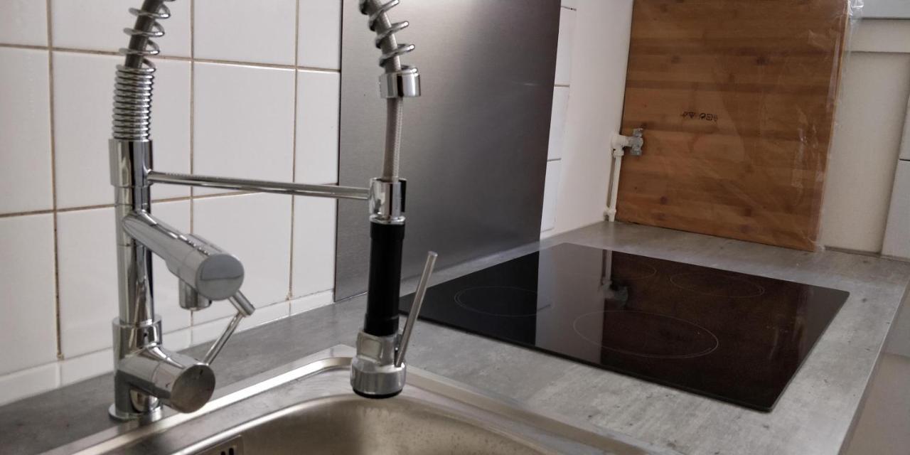 Modern 1 Bedroom Apartment Near The Metro. อีวรี-ซูร์-แซ็น ภายนอก รูปภาพ