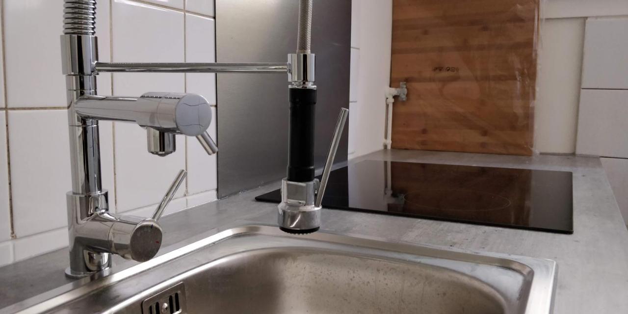 Modern 1 Bedroom Apartment Near The Metro. อีวรี-ซูร์-แซ็น ภายนอก รูปภาพ