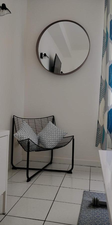 Modern 1 Bedroom Apartment Near The Metro. อีวรี-ซูร์-แซ็น ภายนอก รูปภาพ