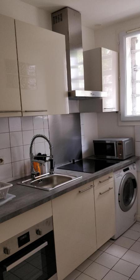 Modern 1 Bedroom Apartment Near The Metro. อีวรี-ซูร์-แซ็น ภายนอก รูปภาพ