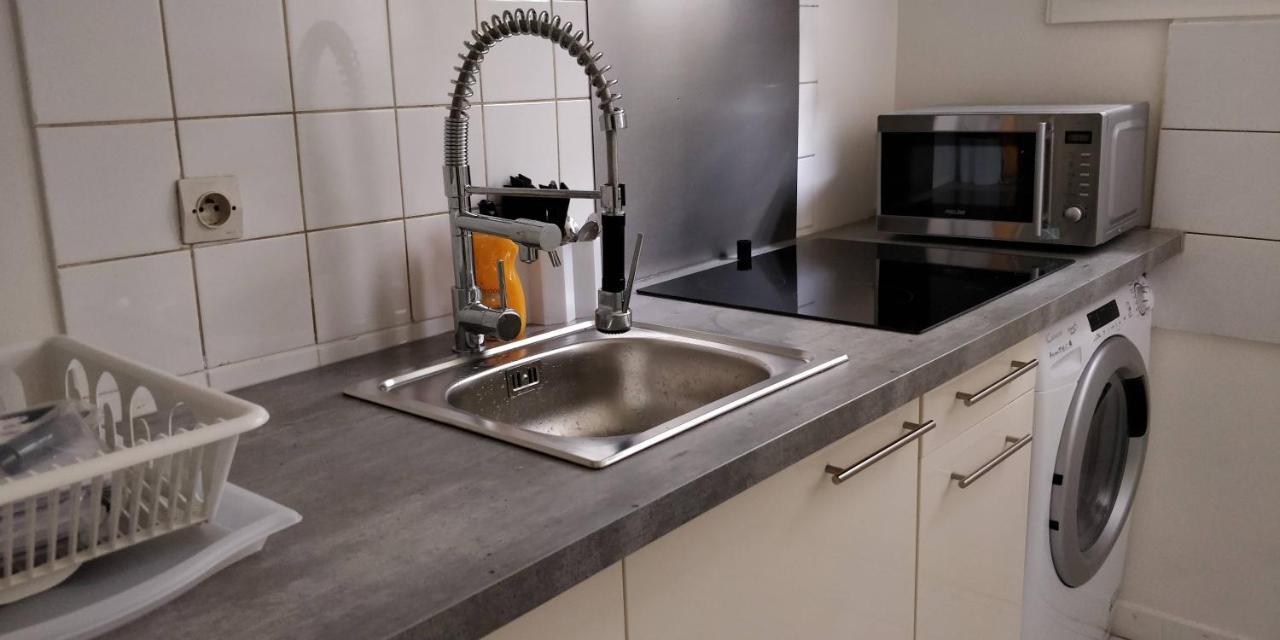 Modern 1 Bedroom Apartment Near The Metro. อีวรี-ซูร์-แซ็น ภายนอก รูปภาพ