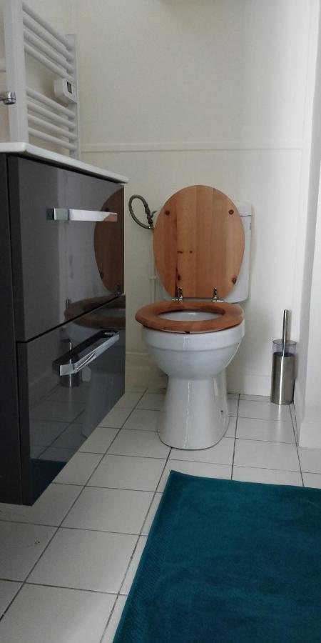 Modern 1 Bedroom Apartment Near The Metro. อีวรี-ซูร์-แซ็น ภายนอก รูปภาพ