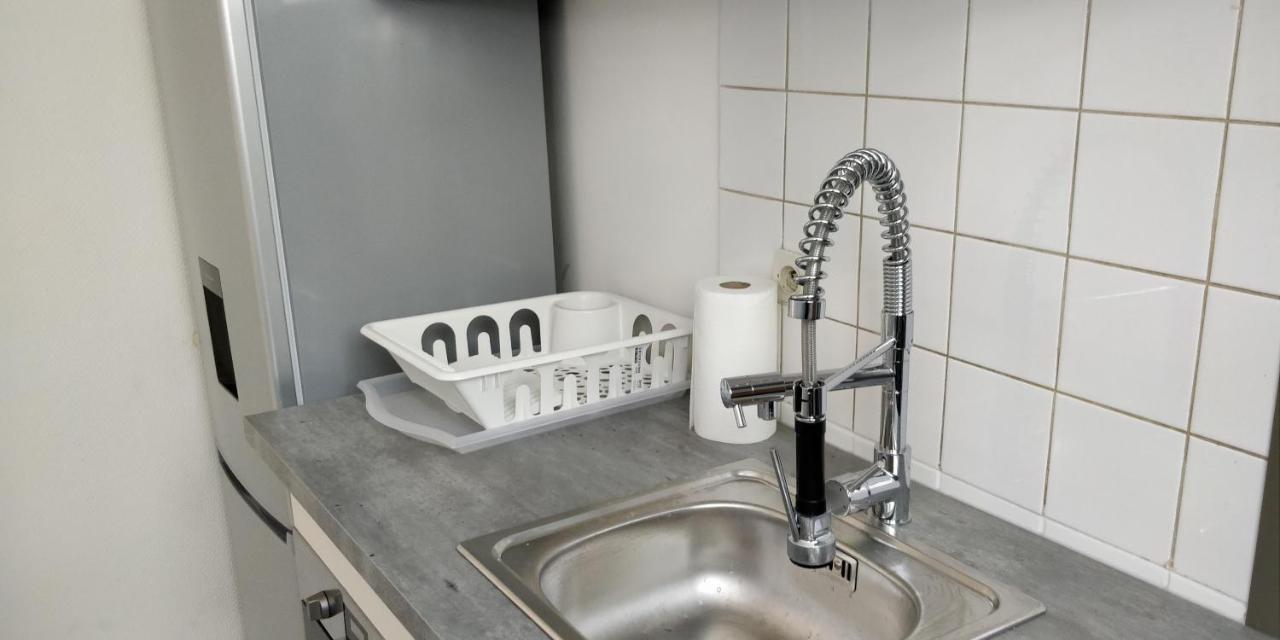Modern 1 Bedroom Apartment Near The Metro. อีวรี-ซูร์-แซ็น ภายนอก รูปภาพ